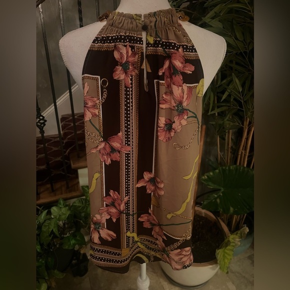 7th Avenue New York and Co. ladies top chain link around collar. Medium. - Picture 6 of 10